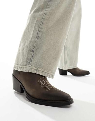 Stivaletti stile western con tacco in pelle con cuciture a contrasto - ASOS DESIGN - Modalova