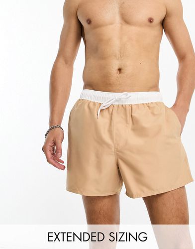 Pantaloncini da bagno taglio corto beige con fascia in vita a contrasto - ASOS DESIGN - Modalova