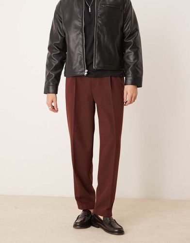 Pantaloni affusolati eleganti oversize bordeaux in twill di misto lana con pieghe sul davanti - ASOS DESIGN - Modalova