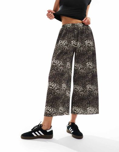 Pantaloni culotte plissé ampi con stampa animalier - ASOS DESIGN - Modalova