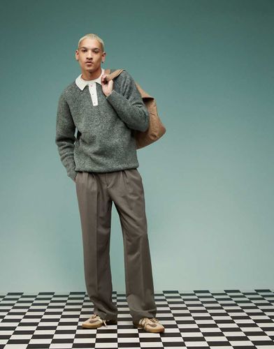 Pantaloni eleganti a fondo ampio marroni con pieghe invertite - ASOS DESIGN - Modalova