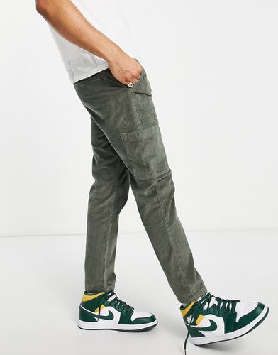 Pantaloni slim in velluto a coste kaki con tasche cargo - ASOS DESIGN - Modalova