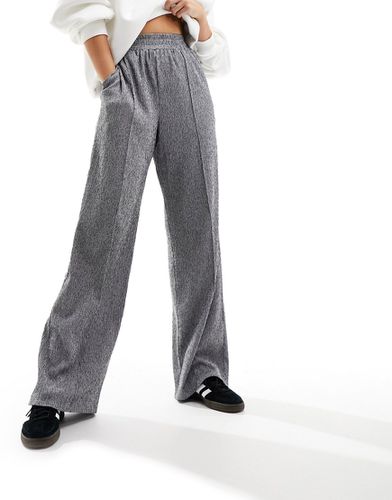 Pantaloni testurizzati a fondo ampio grigi - ASOS DESIGN - Modalova