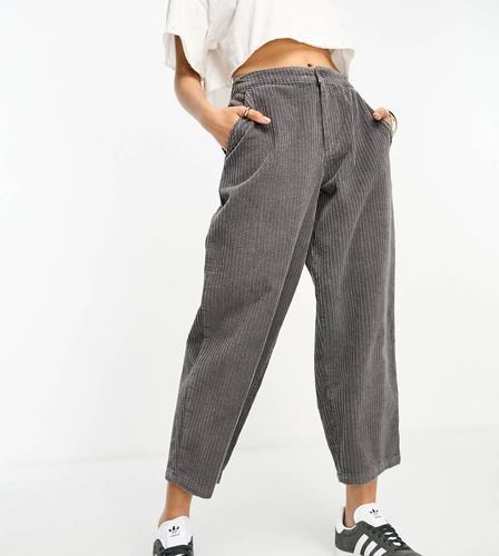 ASOS DESIGN Petite - Pantaloni ampi grigi in velluto a coste - ASOS Petite - Modalova