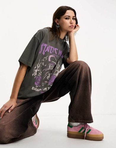 T-shirt vestibilità boyfriend slavato con stampa viola stile rock - ASOS DESIGN - Modalova