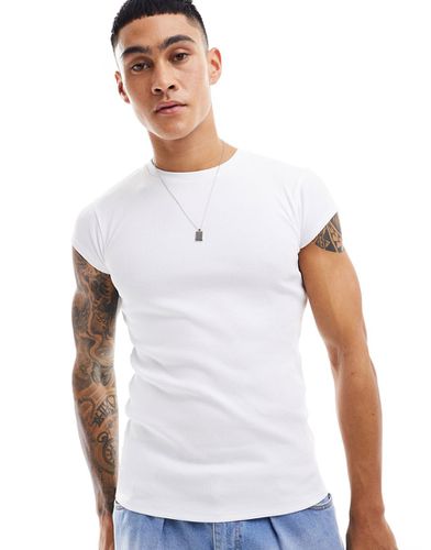 T-shirt attillata bianca con maniche ad aletta - ASOS DESIGN - Modalova