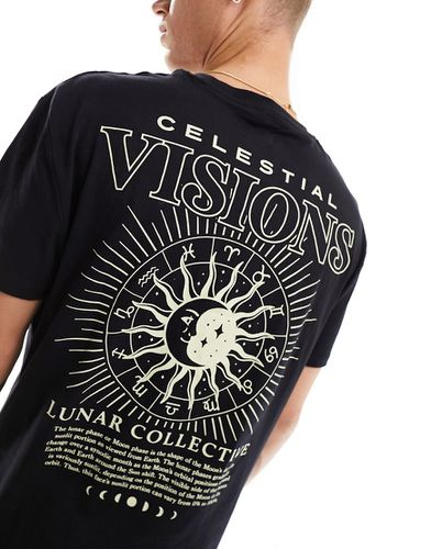 T-shirt comoda nera con stampa celestiale sul retro - ASOS DESIGN - Modalova