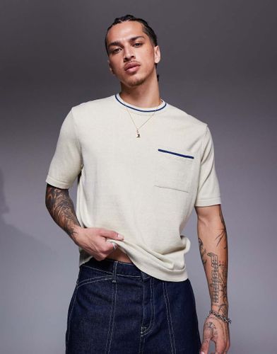 T-shirt décontracté avec col ras de cou et poche à l'avant - Écru - Asos Design - Modalova