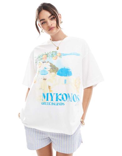 T-shirt oversize bianca con grafica di Mykonos - ASOS DESIGN - Modalova