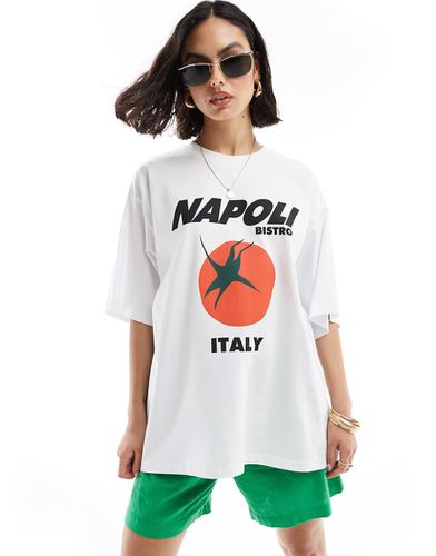 T-shirt oversize bianca con grafica "Napoli" e di pomodoro - ASOS DESIGN - Modalova