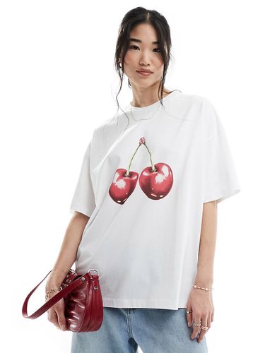 T-shirt oversize bianca con stampa di ciliegie - ASOS DESIGN - Modalova