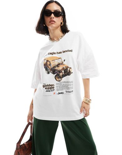 T-shirt oversize bianca con stampa "Eagle Jeep" su licenza - ASOS DESIGN - Modalova