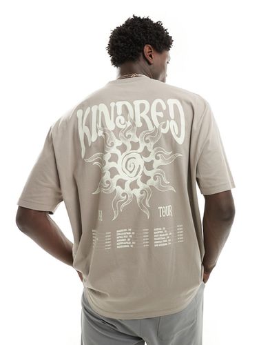 T-shirt oversize color pietra con stampa celestiale sul retro - ASOS DESIGN - Modalova