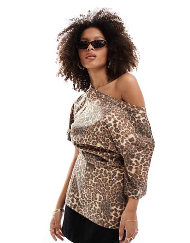 Top monospalla leopardato stretto in vita con scollo a barchetta - ASOS DESIGN - Modalova