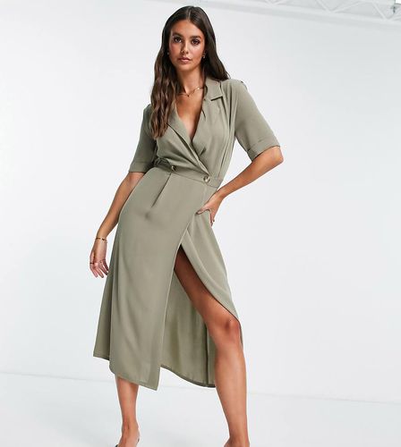 ASOS DESIGN Tall - Vestito midi stile smoking avvolgente con spalline imbottite kaki - ASOS Tall - Modalova