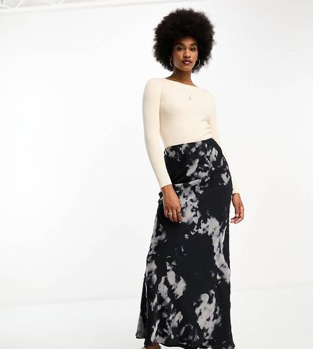 ASOS DESIGN Tall - Gonna lunga in chiffon monocromatico con stampa sfocata e taglio sbieco - ASOS Tall - Modalova