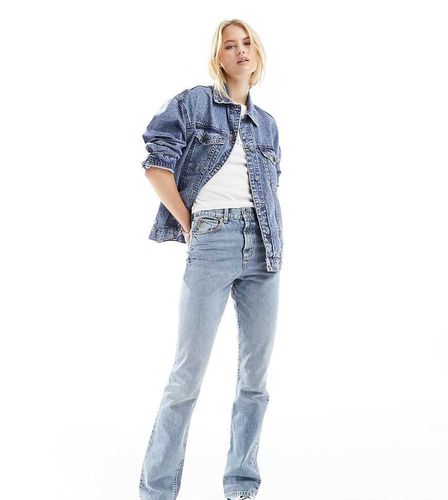 ASOS DESIGN Tall - Jeans dritti chiaro a vita medio alta - ASOS Tall - Modalova