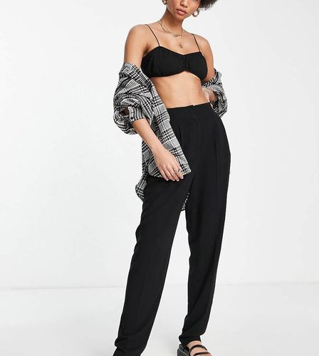 ASOS DESIGN Tall - Pantaloni mom affusolati in morbido lino - ASOS Tall - Modalova