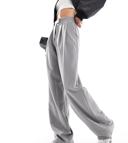 ASOS DESIGN Tall - Pantaloni sartoriali a fondo ampio grigi con pieghe - ASOS Tall - Modalova