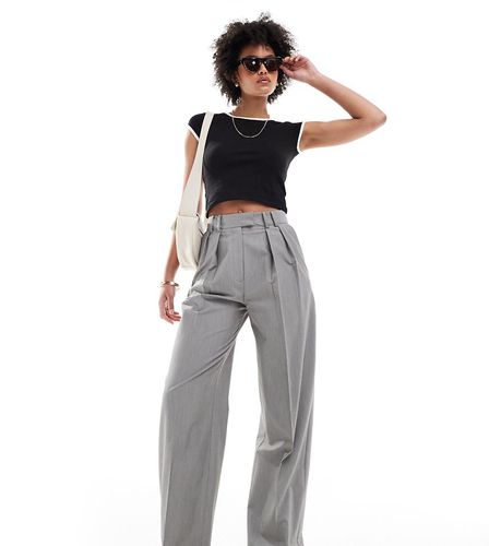 ASOS DESIGN Tall - Pantaloni sartoriali a fondo ampio grigi con pieghe - ASOS Tall - Modalova