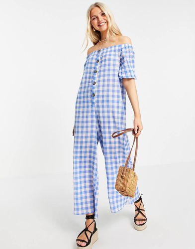 Tuta jumpsuit con spalle scoperte in plumetis blu Gingham con bottoni sul davanti - ASOS DESIGN - Modalova