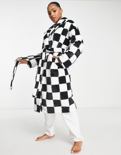 Vestaglia midi nera e bianca a quadri con motivo patchwork in pelliccia sintetica - ASOS DESIGN - Modalova