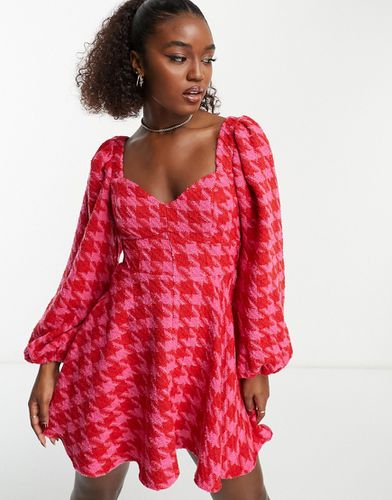 Vestito corto stile corsetto in bouclé rosa e rosso con motivo pied de poule - ASOS DESIGN - Modalova