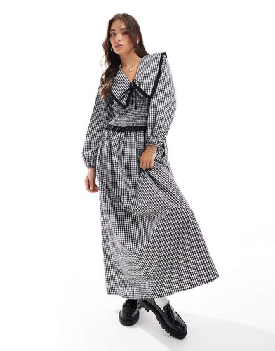 Vestito lungo monocromatico a quadretti arricciato in vita con colletto - ASOS DESIGN - Modalova