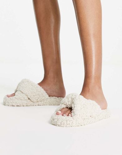 Zeve - Sliders in pile borg crema con fasce incrociate - ASOS DESIGN - Modalova