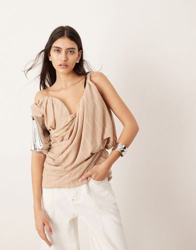 Top strutturato drappeggiato con spalle scoperte color pietra a righe - ASOS EDITION - Modalova