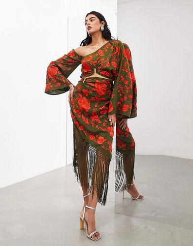 Vestito midi con spalla scesa e maniche a kimono oliva con ricami e frange sul fondo - ASOS EDITION - Modalova
