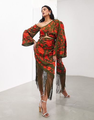 Vestito midi con spalla scesa e maniche a kimono oliva con ricami e frange sul fondo - ASOS EDITION - Modalova