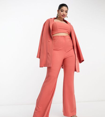 Curve - Pantaloni da abito a zampa color cannella in coordinato - ASOS Luxe - Modalova