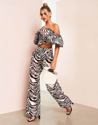 Pantaloni a fondo ampio in raso zebrato in coordinato - ASOS Luxe - Modalova