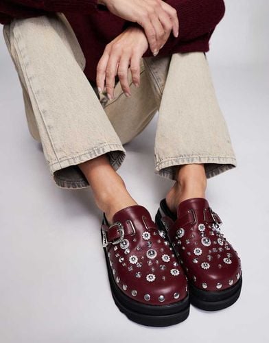 Swiftly - Scarpe basse stile western bordeaux con dettaglio in metallo - AZALEA WANG - Modalova