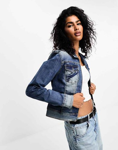 Giacca di jeans squadrata lavaggio sporco - Bershka - Modalova