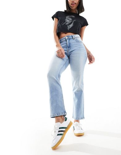 Jeans a zampa taglio corto medio - Bershka - Modalova