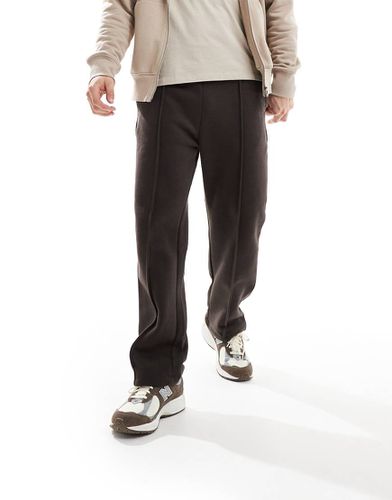 Joggers a fondo ampio marroni con pinces - Bershka - Modalova