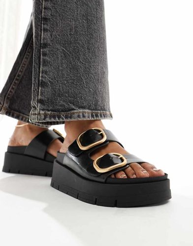 Sandali neri con fibbie e suola flatform - Bershka - Modalova