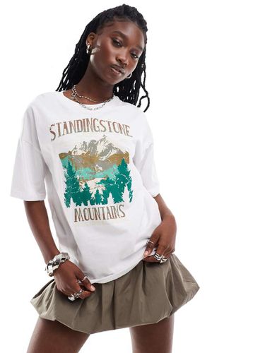 T-shirt comoda color pietra con stampa grafica "Standing Mountains" - Daisy Street - Modalova