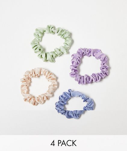 Confezione da 4 elastici per capelli in raso arricciato in colori pastello - DesignB London - Modalova