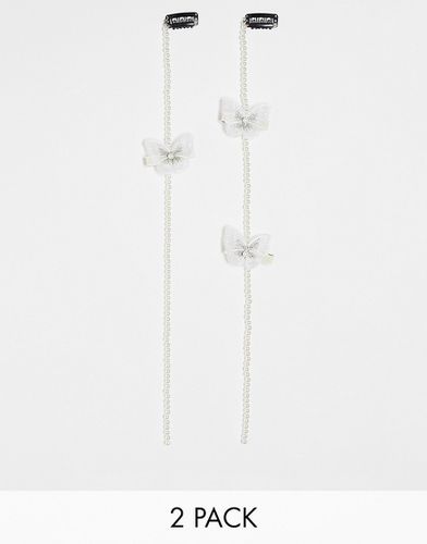 Confezione da 2 fermagli per capelli con filo di perle e 3 farfalle - DesignB London - Modalova