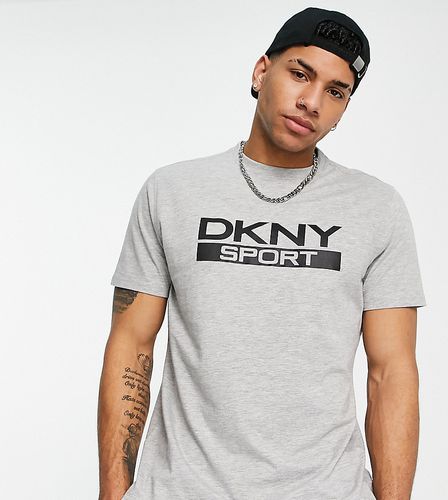 DKNY Sport - T-shirt grigia con logo stampato sul petto - DKNY Active - Modalova