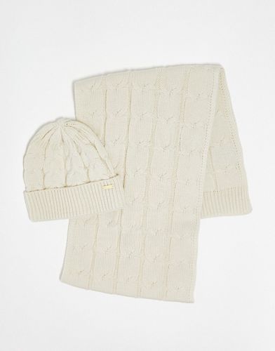 Set regalo con sciarpa e berretto color crema lavorati a maglia - Elle - Modalova