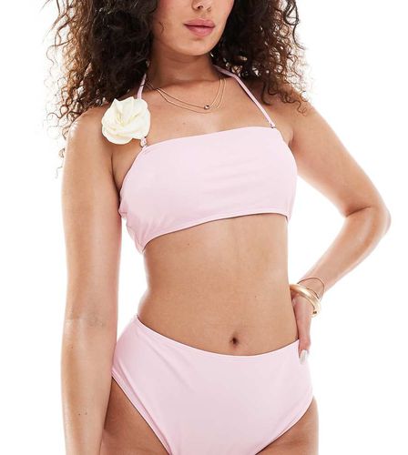 Esclusiva - Slip bikini sgambati chiaro in coordinato - In The Style - Modalova