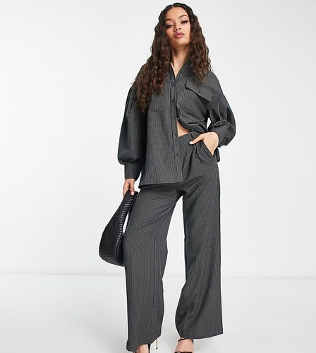 Pantaloni a fondo super ampio color ardesia gessato in coordinato - Extro & Vert Petite - Modalova