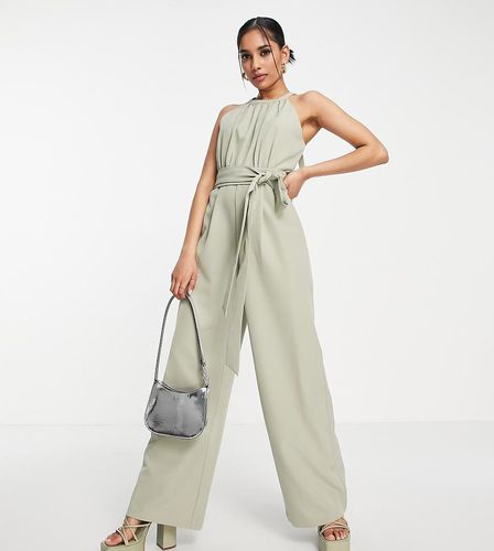 Tuta jumpsuit kaki tenue allacciata al collo - Forever New Petite - Modalova