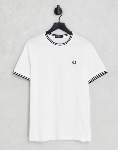 T-shirt bianca con doppia riga a contrasto sui bordi - Fred Perry - Modalova