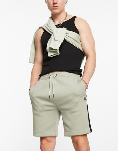 Pantaloncini della tuta marino con nastro con logo in rilievo - Fred Perry - Modalova