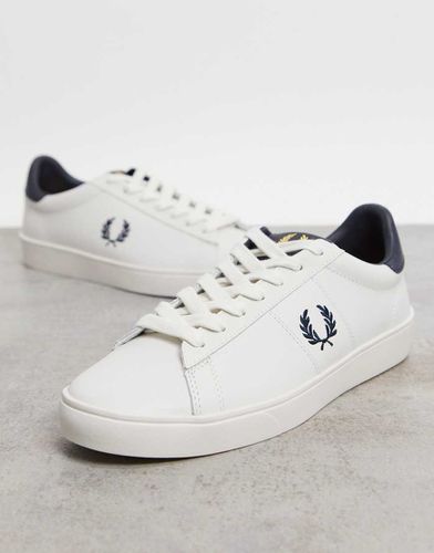 Spencer - Sneakers in pelle bianca e blu navy - Fred Perry - Modalova